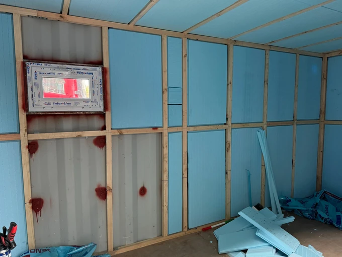 The container is insulated to provide comfortable working conditions for military personnel.