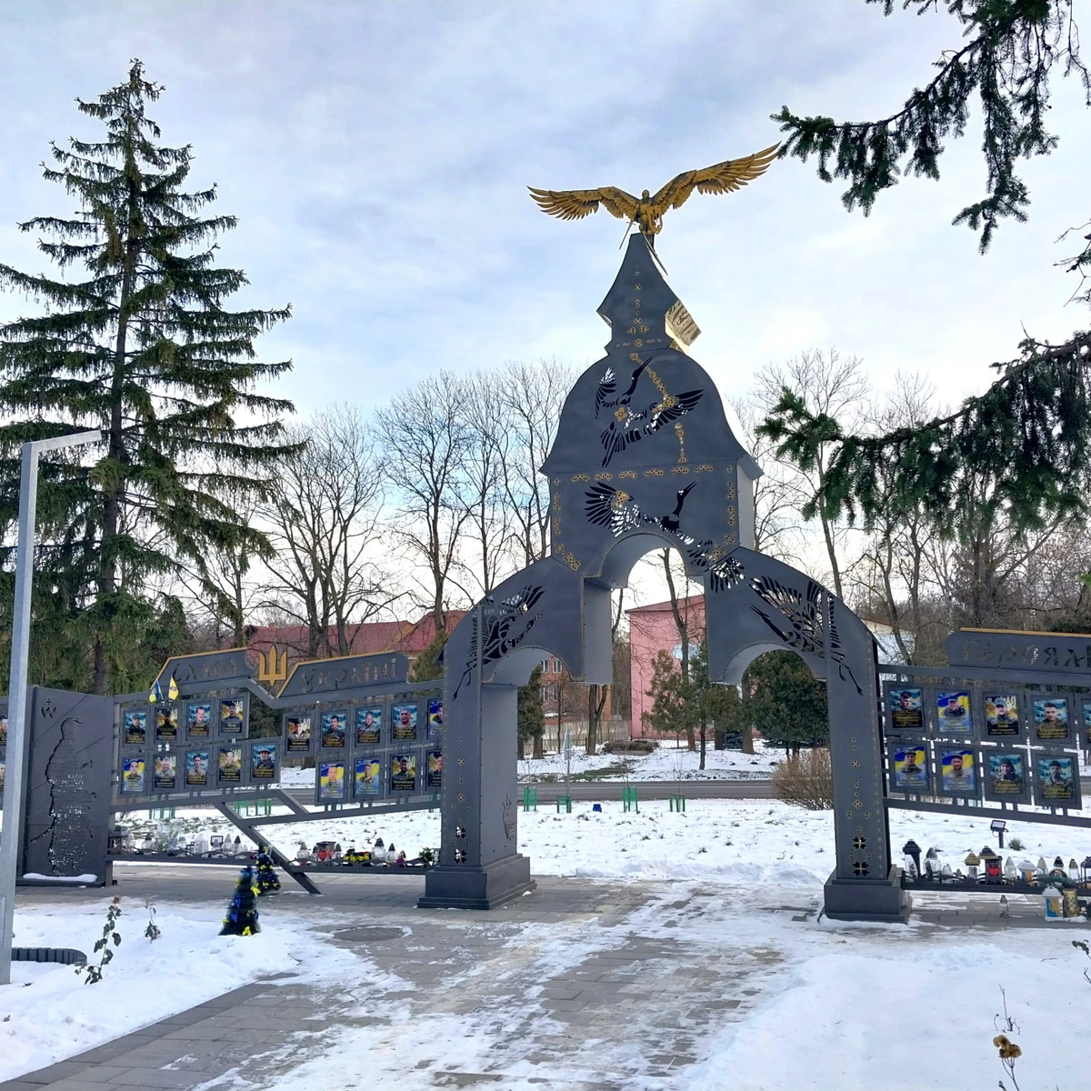 Меморіал героям Бурштинської громади, які загинули в російсько-українській війні