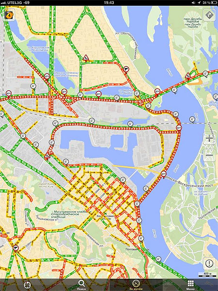 У районі Московського мосту спостерігалися затори. Фото 