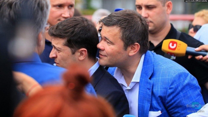 Богдан нашіптує Зеленському у Дніпрі, 12 липня 2019 року