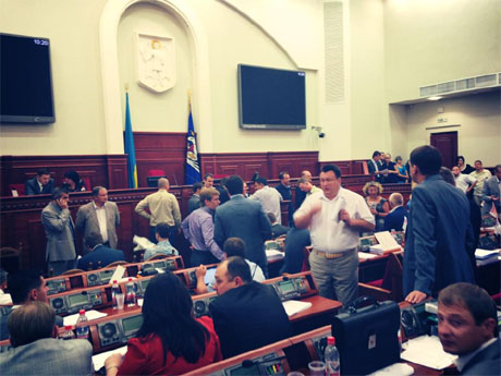 Депутати у Київраді. фото з Facebook Олександра Аронця Депутати у Київраді. фото з Facebook Олександра Аронця