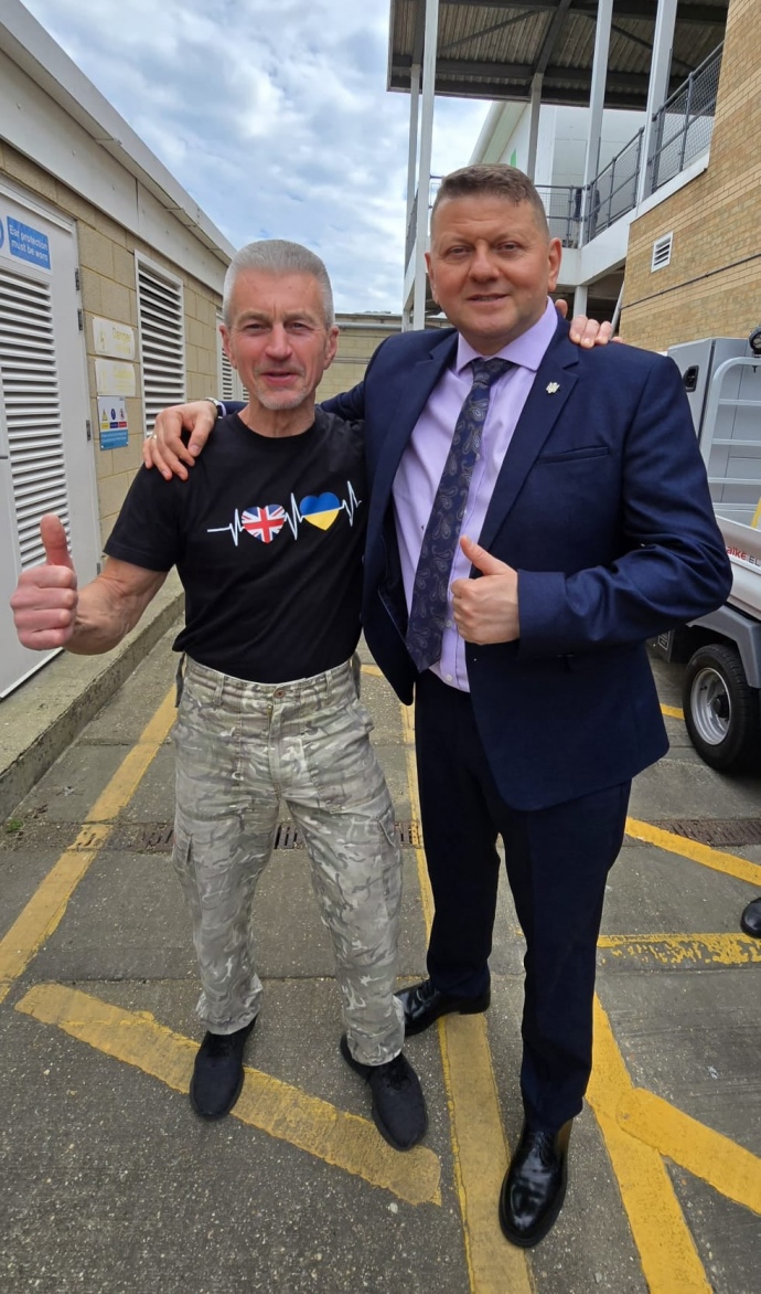 Стівен Мартін із послом України у Великій Британії, колишнім головнокомандувачем ЗСУ Валерієм Залужним