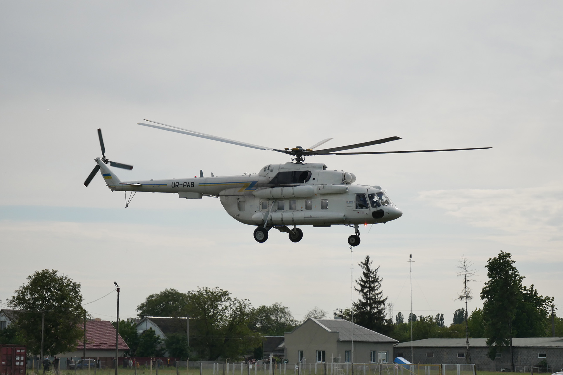 Первым из трех 