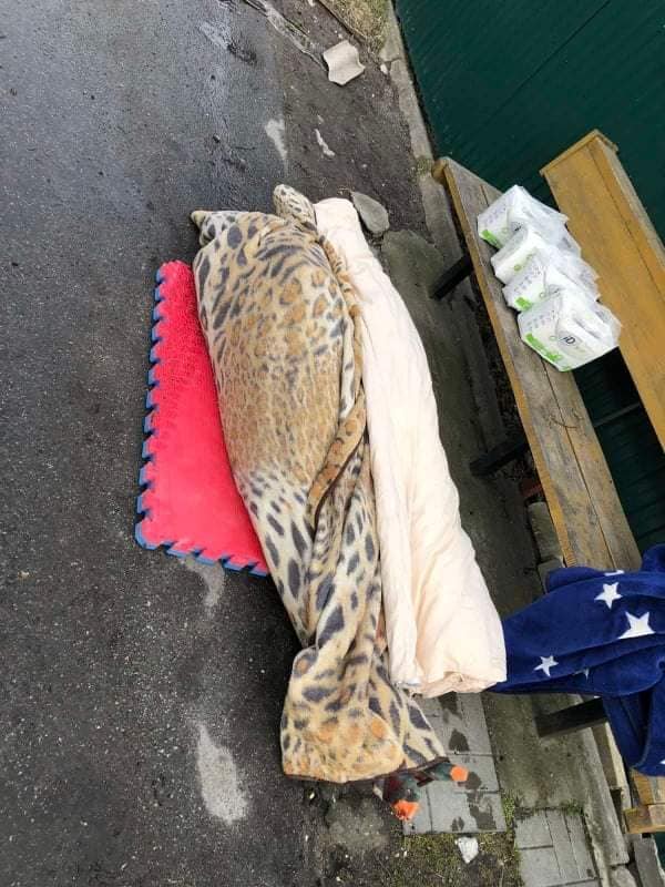 Тела погибших жителей