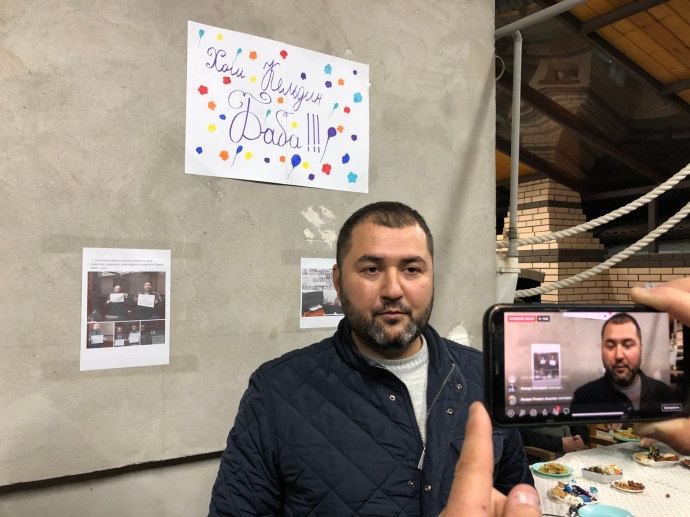 Едем Семедляєв після звільнення з СІЗО