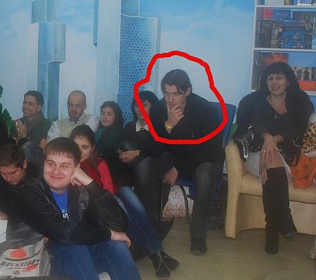 Организаторы мероприятия подозревают этого мужчину в срыве кинопоказа