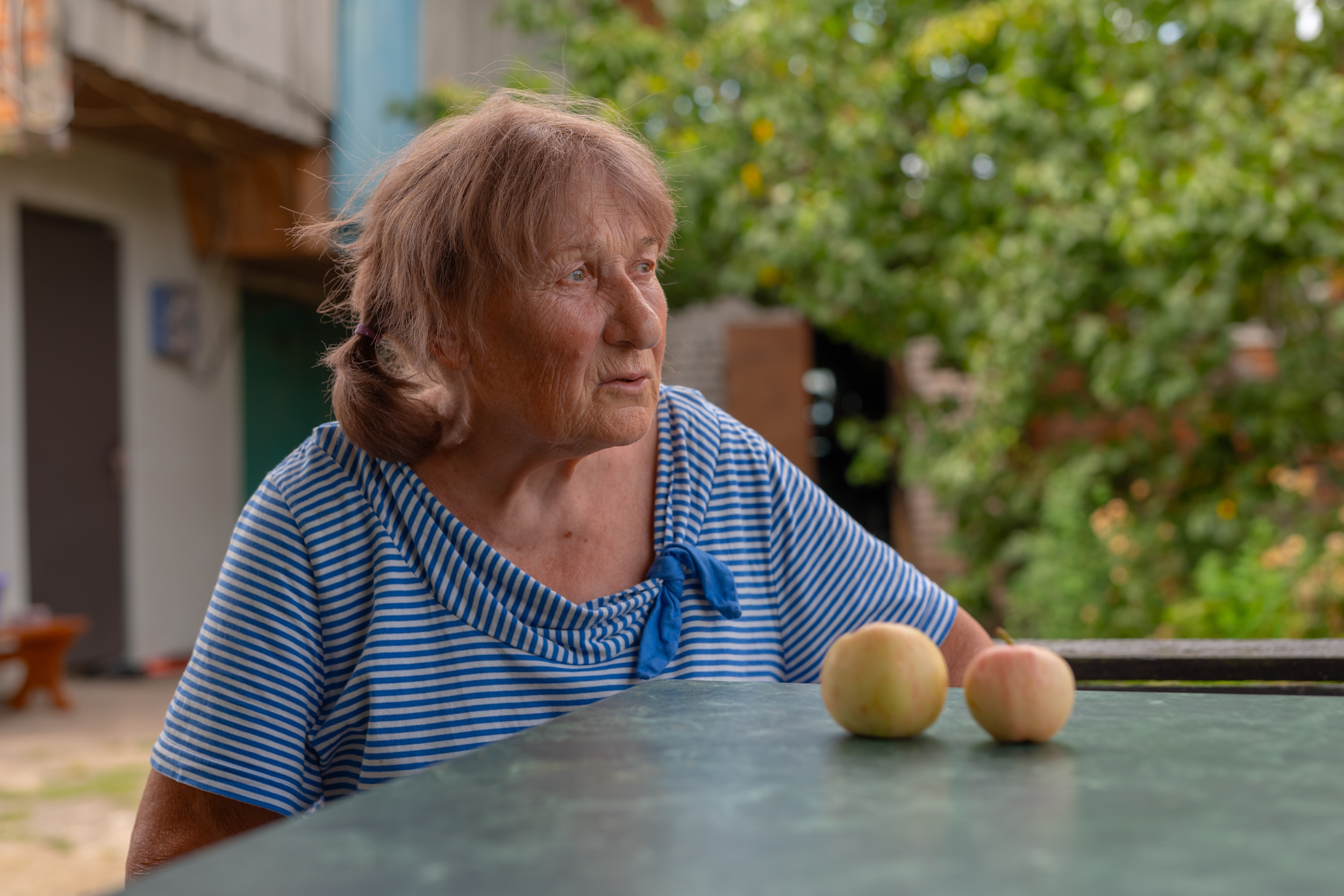 Ганна Марчук: Коли тітка стала відомою, сусіди по-різному до неї ставились. Всяке було. Але вона талановита, канєшно. А люди не розуміли, що вона там малювала