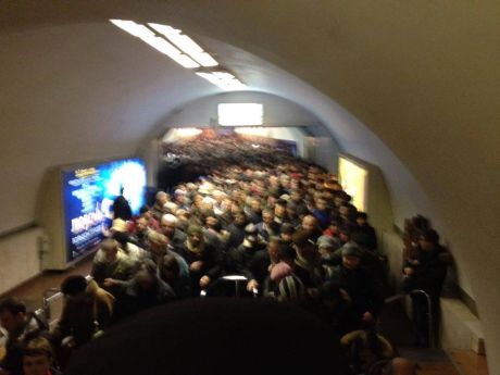 Метро у неділю. Фото Насті Станко Метро у неділю. Фото Насті Станко