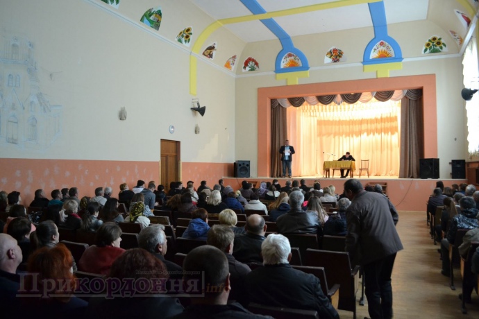 На громадських зборах в Рава-Руській жоден з мешканців не підтримав вивезення львівського сміття на місцевий полігон