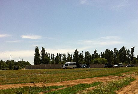 Кортеж возле кладбища Кортеж возле кладбища