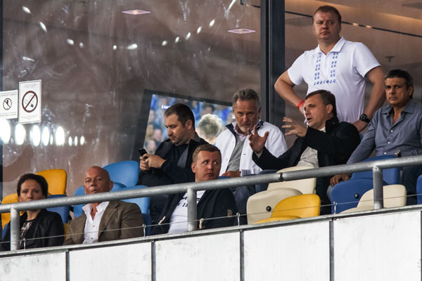 Фірташу і Льовочкіну, видно, було про що поговорити Фірташу і Льовочкіну, видно, було про що поговорити