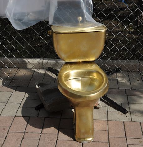 Золотий унітаз Януковича Золотий унітаз Януковича