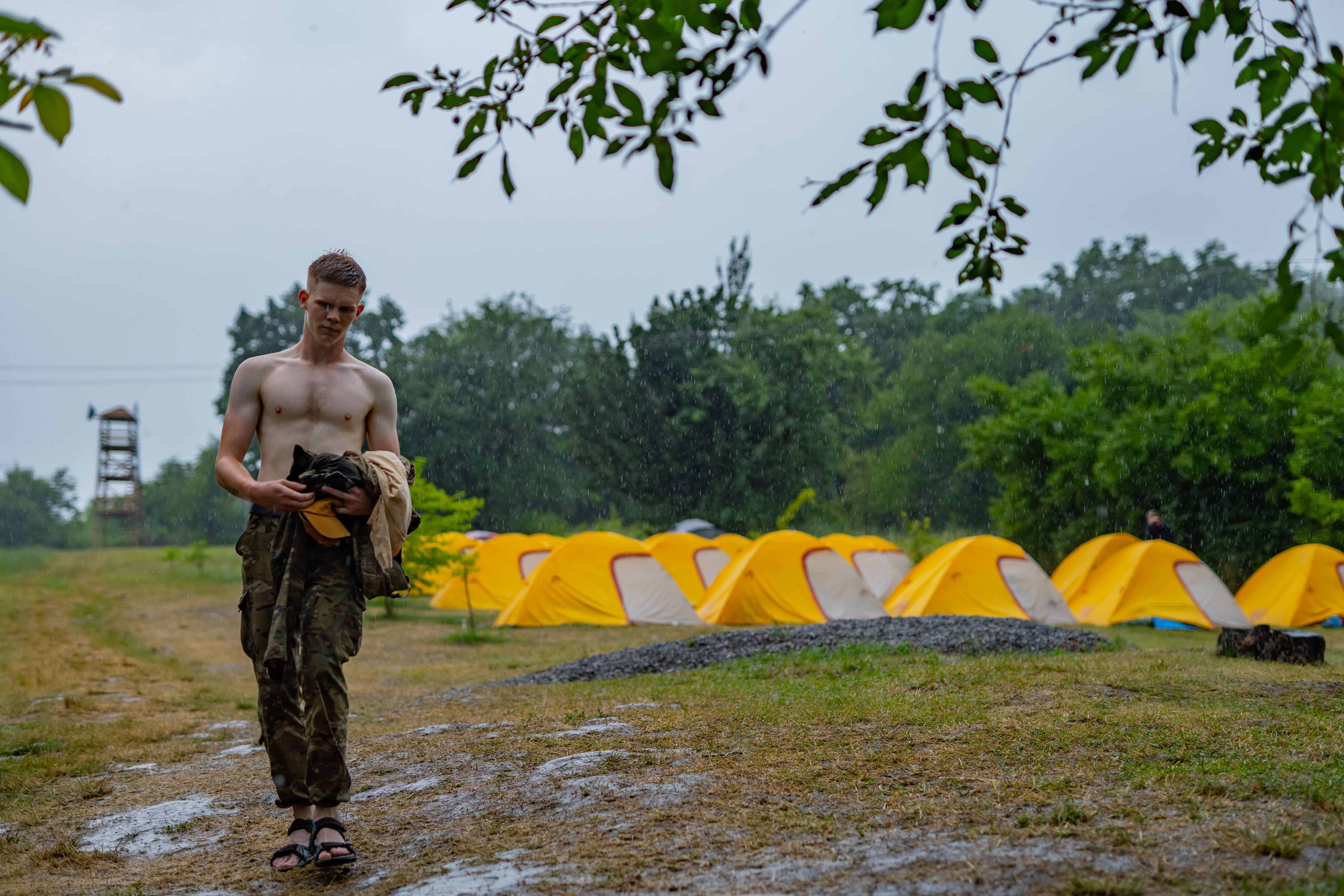 Таборяни живуть в наметах незалежно від погоди