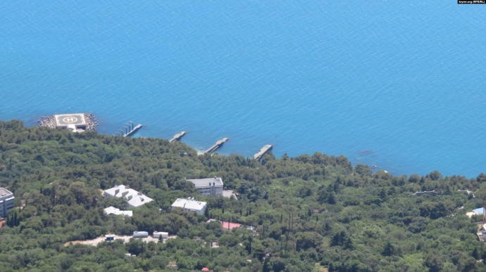 Территория дач вблизи поселка Олива, вид с крымских гор, июнь 2019 года