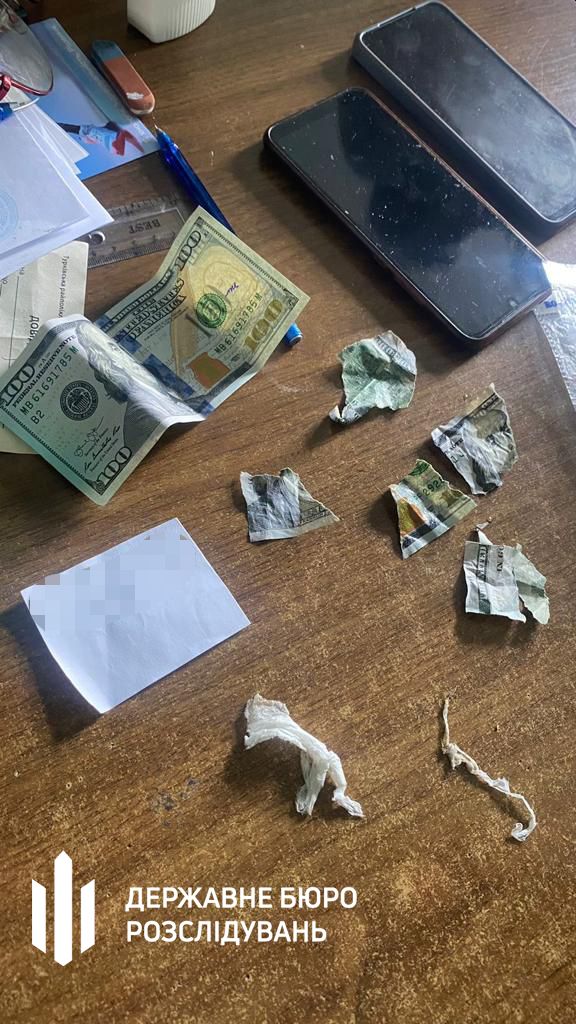 В городе Турка на Львовщине чиновники требовали у военного взятку за инвалидность для отца