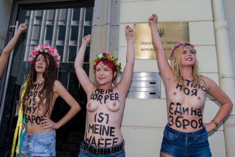 Акції пройшли під посольствами Франції, Іспанії, Бельгії, Німеччини та Голландії Акції пройшли під посольствами Франції, Іспанії, Бельгії, Німеччини та Голландії