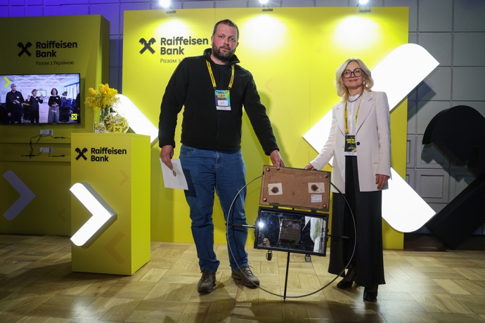 Ekonomichna Pravda journalist Dmytro Riasnyi and Oksana Shevchenko