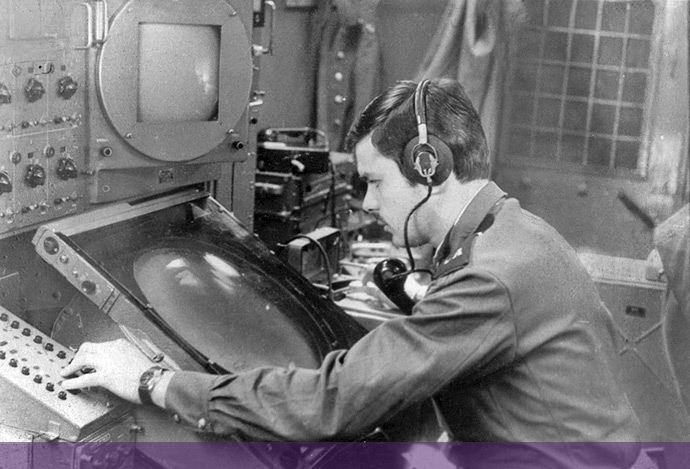 У війську за пультом установки ППО. Вологда, 1974 рік