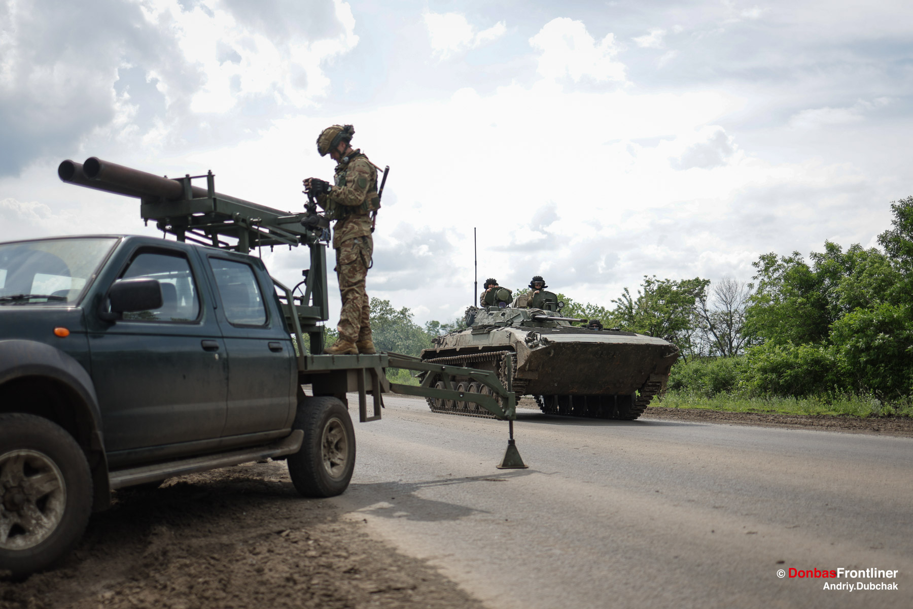 Перший постріл зазвичай пристрільний. Другим вже накривають точно, хоча можуть влучити і з першого