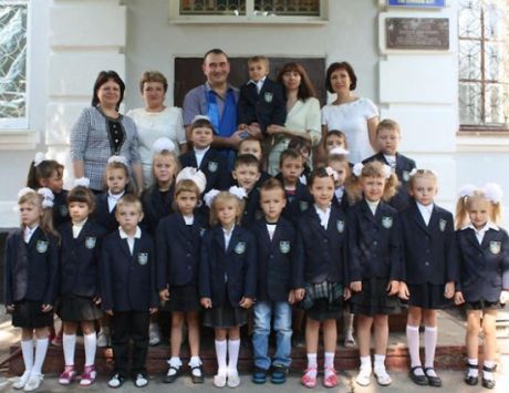 У Нікополі Регіони піаряться на бюджетних шкільних формах У Нікополі Регіони піаряться на бюджетних шкільних формах