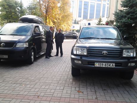 Регіонали запаркували все