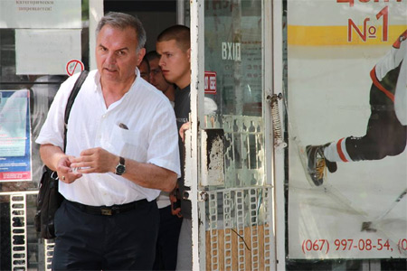 Лариса Александровна, которая просит не лезть куда не надо