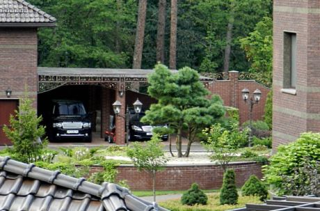 Утримується маєток Кузьміна за кошти платників податків Утримується маєток Кузьміна за кошти платників податків