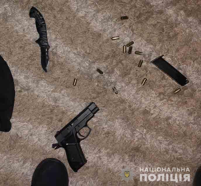 Оружие, изъятое у преступников при задержании