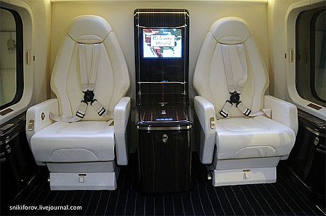 Так гвинтокрил Януковича виглядає зсередини Так гвинтокрил Януковича виглядає зсередини