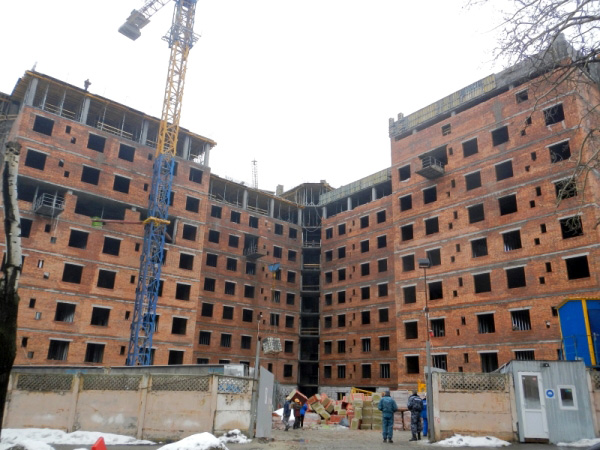 Новий корпус Охматдиту майже добудований Новый корпус Охматдета почти достроен