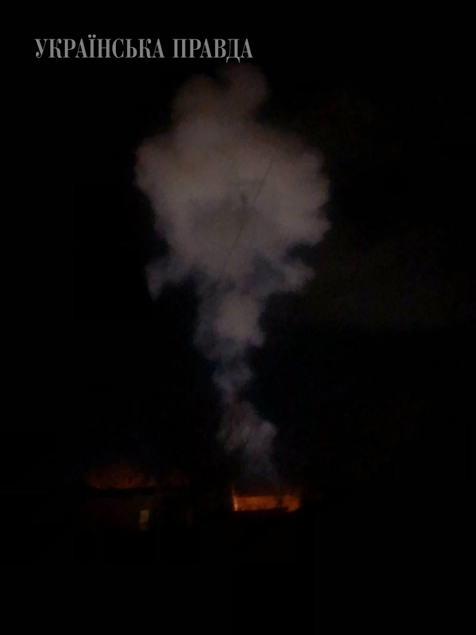 Пожар в Херсоне после взрывов 27 апреля