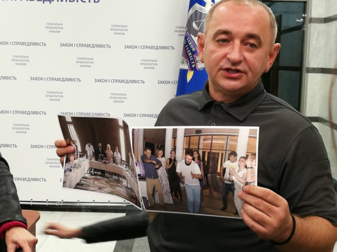 Матиос показал снимки Александра Клименко