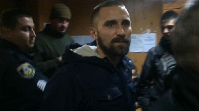 та Дмитро Ісаєнко