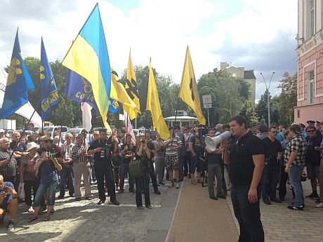 Свободівець Андрій Іллєнко: Вони розуміють тільки мову Віталія Запорожця і мову врадіївчан! 