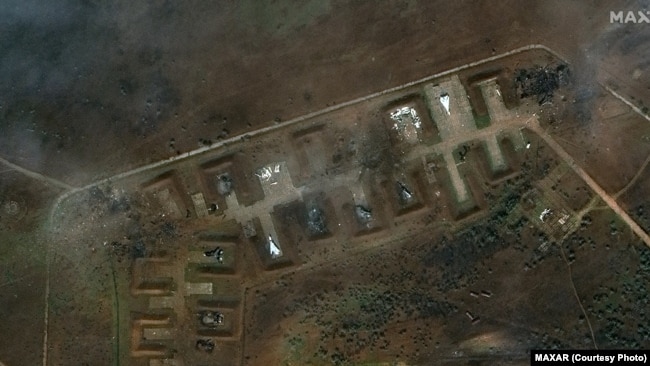 Аеродром при звичайному світлі 10 серпня