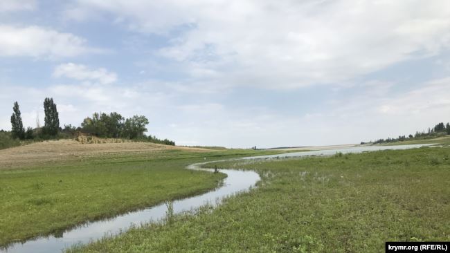 Река Биюк-Карасу в месте впадения в Белогорское водохранилище