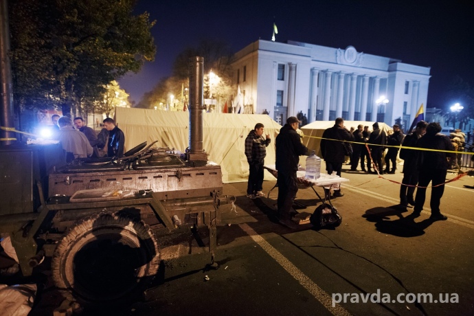 Семенченко запевнив, що всі намети і буржуйки їхні особисті ще з блокади на Донбасі