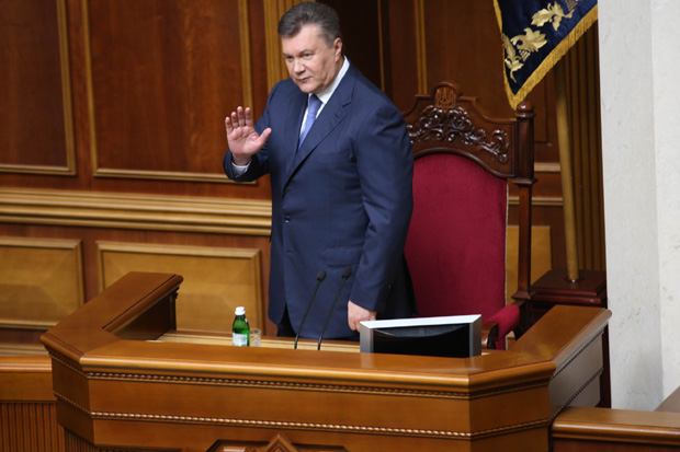 Янукович пробув у Раді не більше 7 хвилин Янукович пробув у Раді не більше 7 хвилин