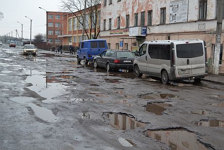 Рава-Русская, дороги в сплошных ямах 