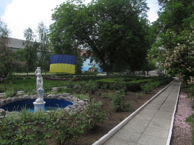 Двір колонії