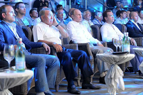 Медведчук склав компанію Путіну і Медведєву в Сочі. Фото прес-служби президента РФ Медведчук склав компанію Путіну і Медведєву в Сочі. Фото прес-служби президента РФ