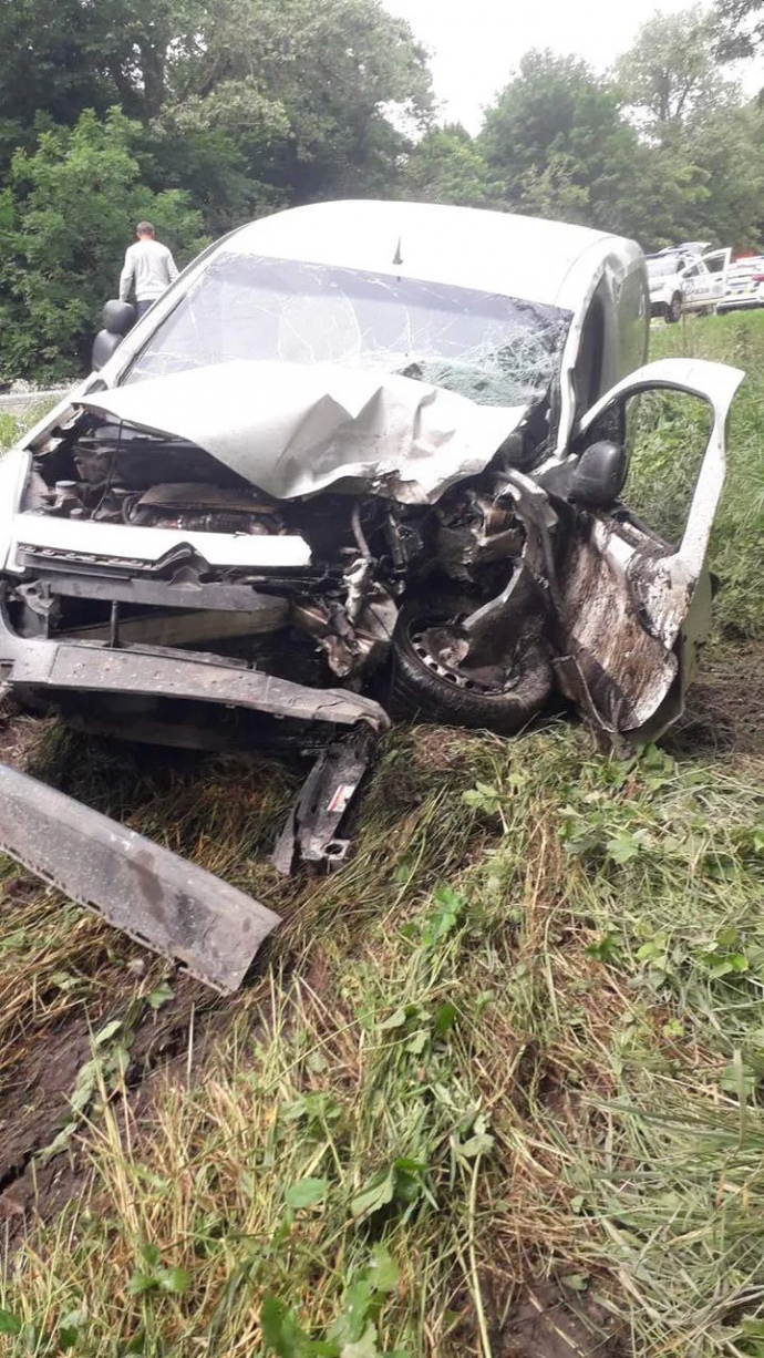 ДТП на Тернопільщині, що сталося через авто польського дипломата