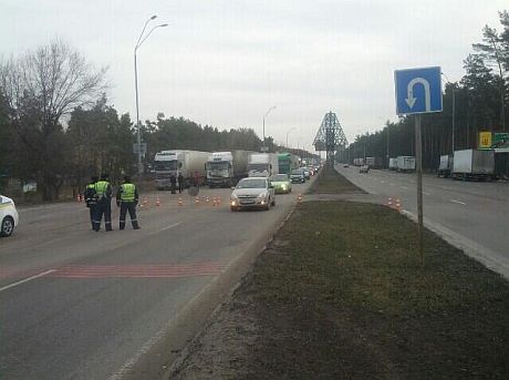 Броварское шоссе, на блокпосту пускают по одной полосе