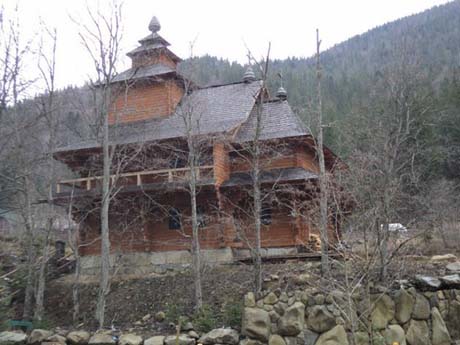 Первой Ющенко достроил церковь Первой Ющенко достроил церковь