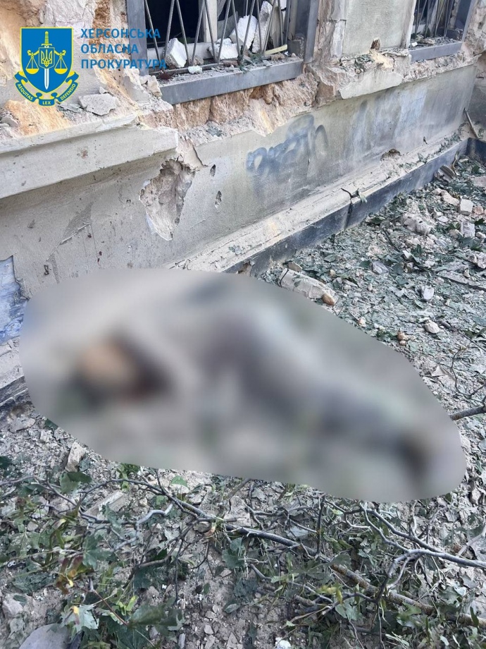 последствия обстрела Херсона 27 августа, фото областной прокуратуры