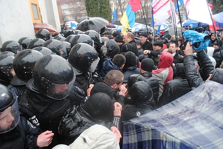Черкасский облсовет, 22 марта Черкасский облсовет, 22 марта