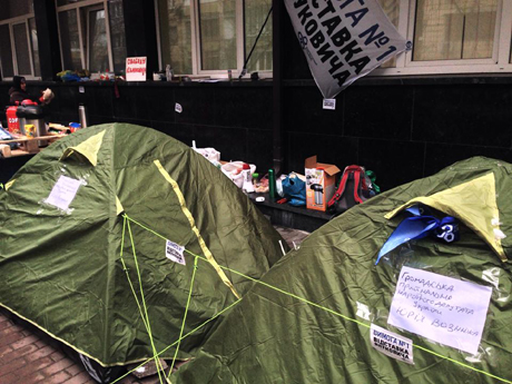 Приймальня нардепа під ГПУ. Фото Андрія Богдановича Приймальня нардепа під ГПУ. Фото Андрія Богдановича