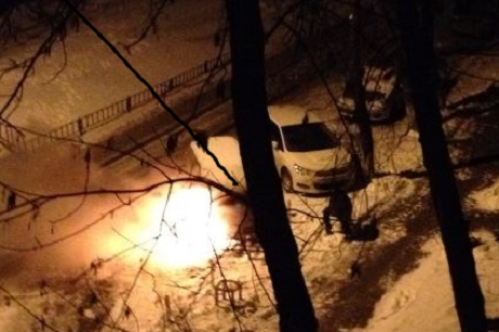 Фото сожженного автомобиля Хархалиса facebook.com/ofilka Фото сожженного автомобиля Хархалиса facebook.com/ofilka