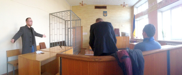 Суд залучив до розгляду справи голову Новопетрівської сільради Старенького