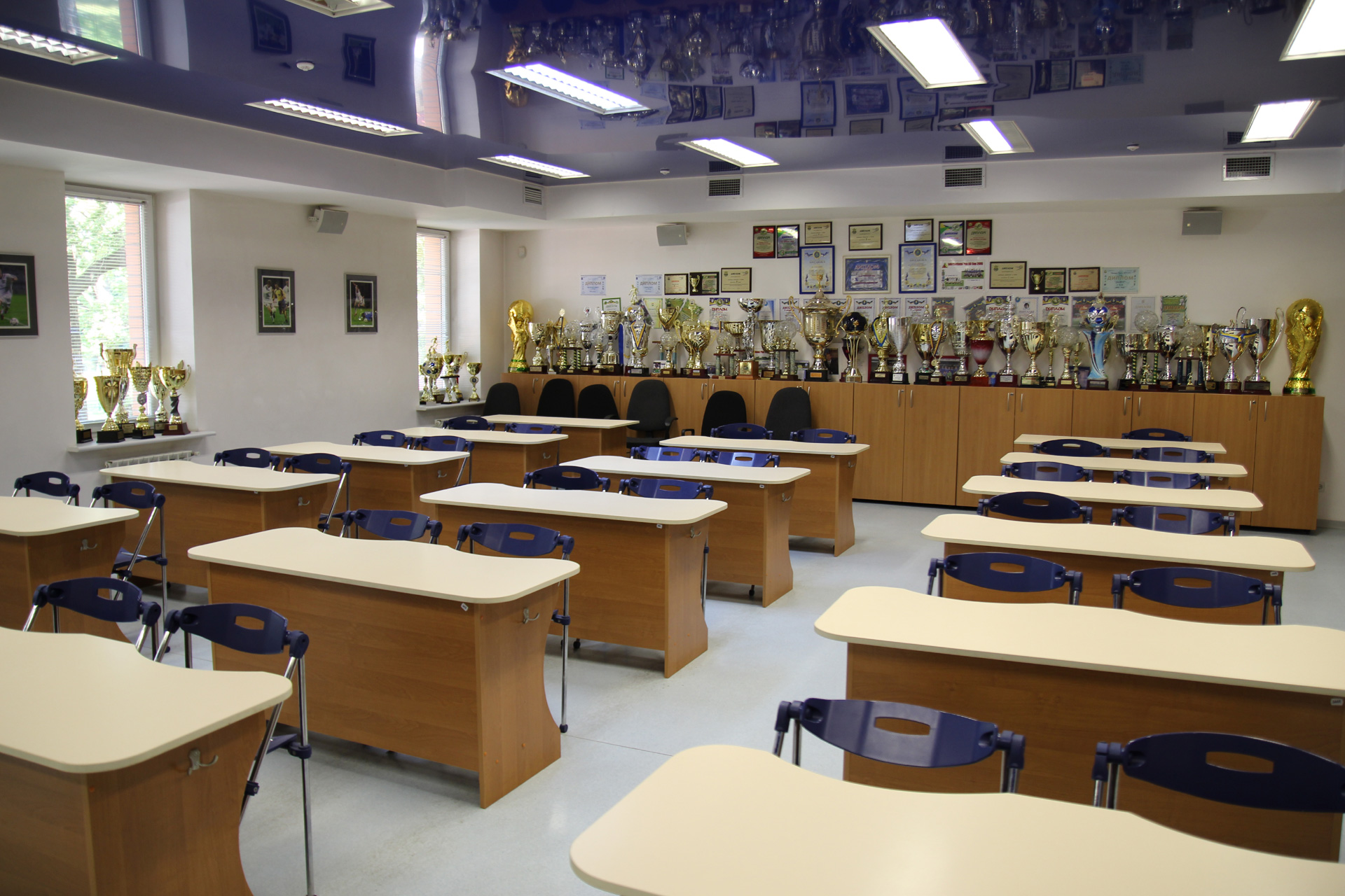 За свою историю воспитанники школы